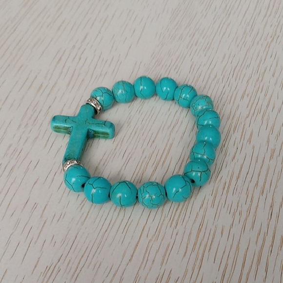 Howlite Turquoise Beads & A Sideways Howlite Cross Size 7 - Picture 1 of 3